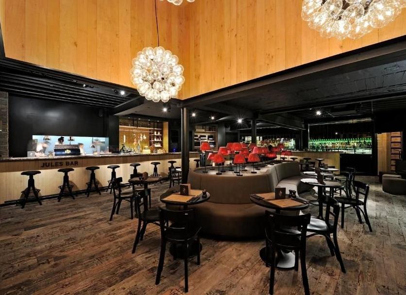 Bar Photo
