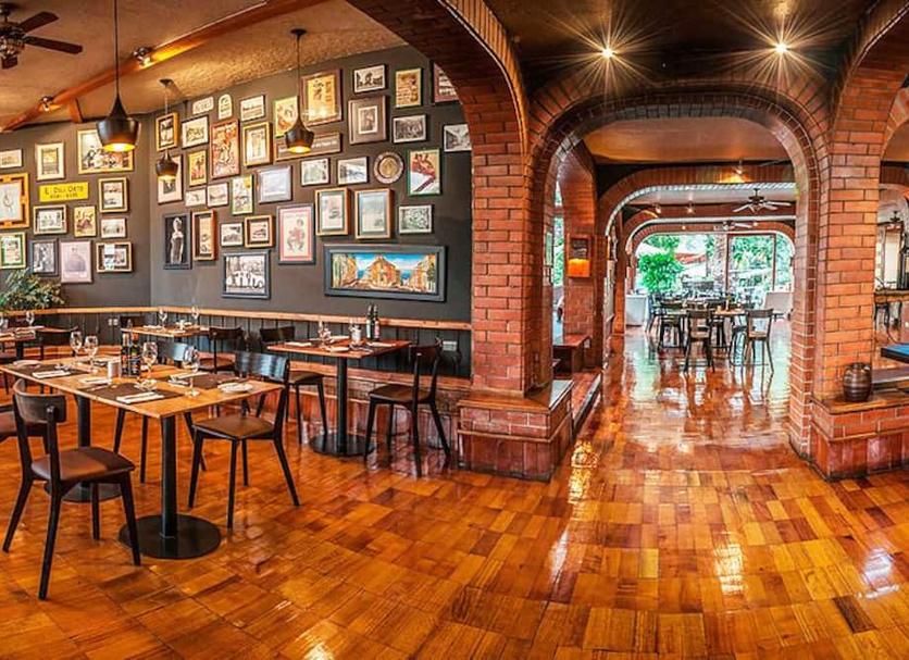 Restaurant Photo