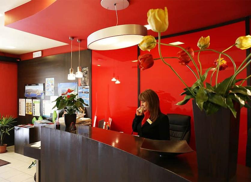 Front desk Photo