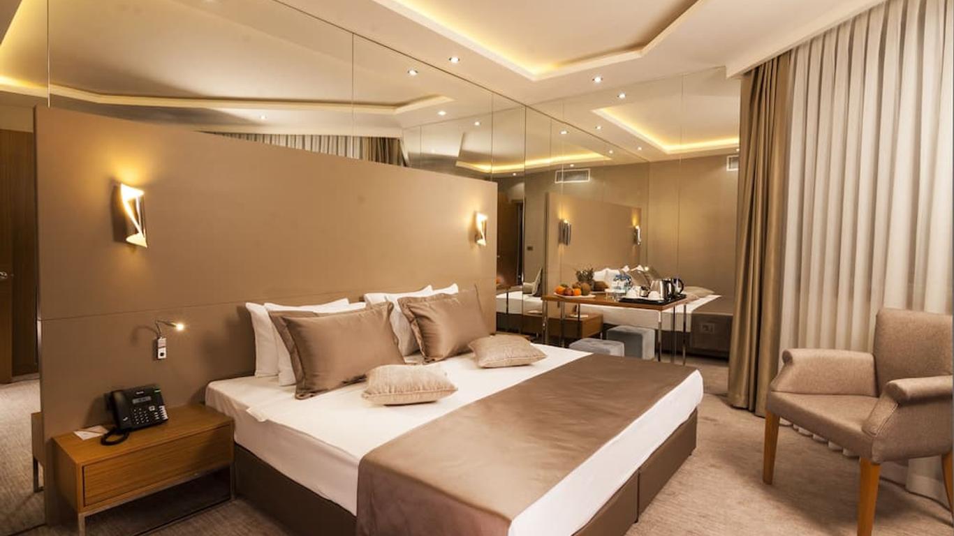 Elara Hotel
