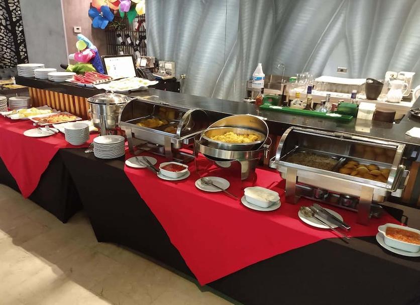 Buffet Photo