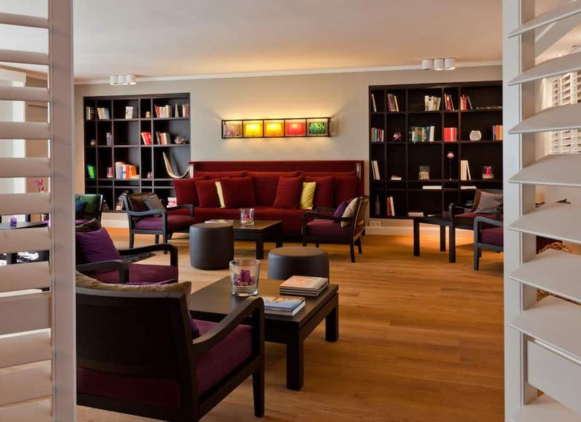Lounge Photo