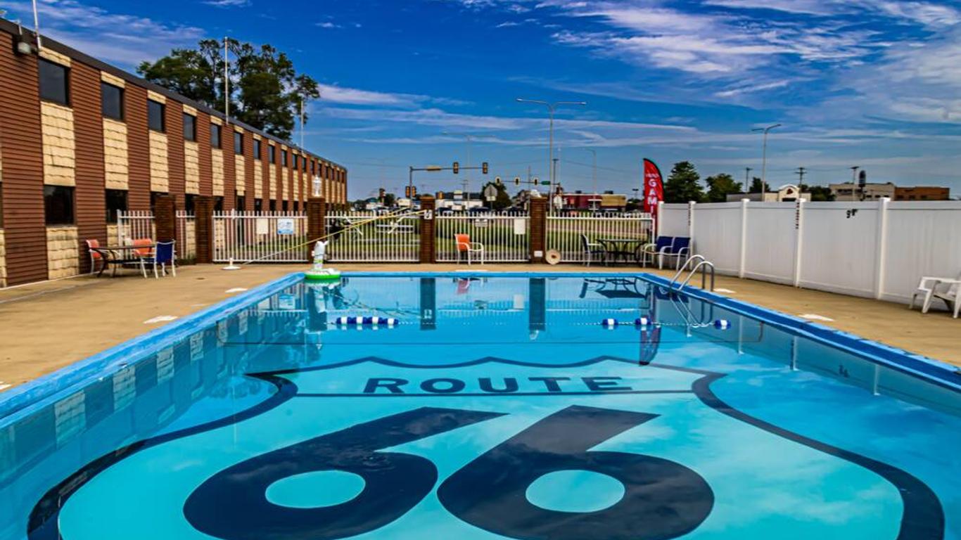 Route 66 Hotel And Conference Center