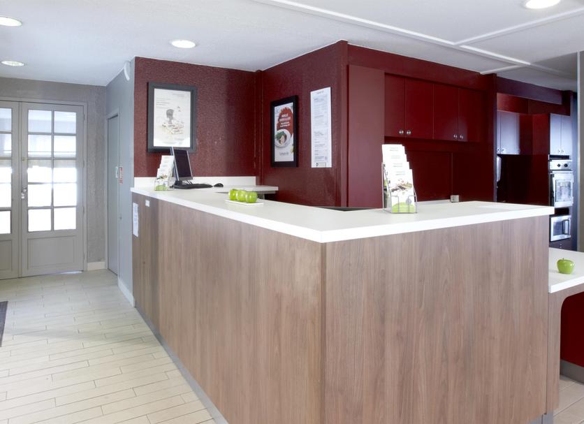 Front desk Photo