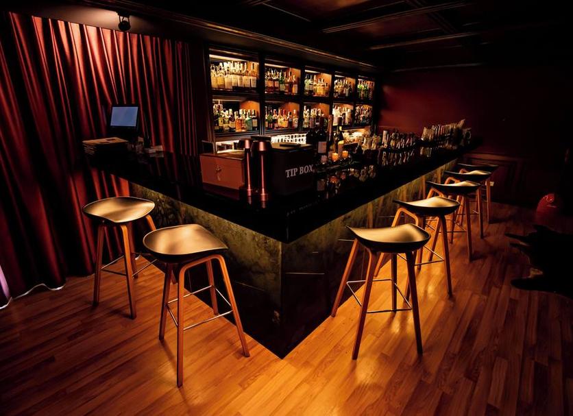 Bar Photo