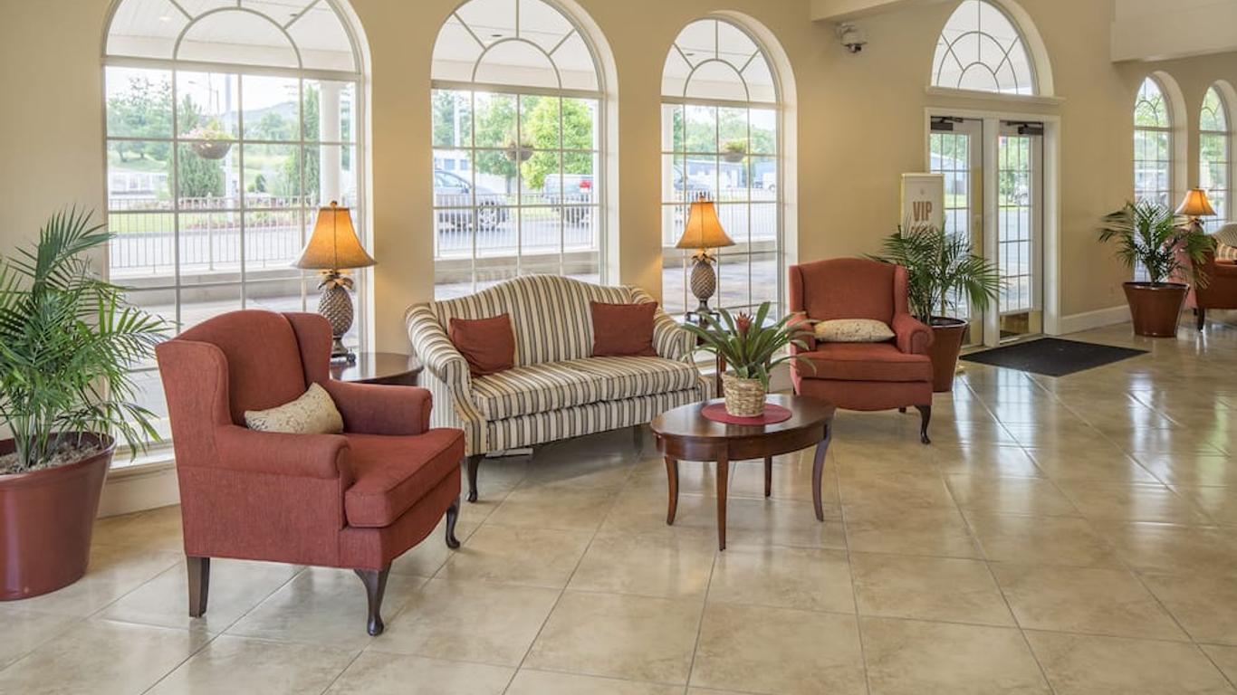 The Suites at Fall Creek
