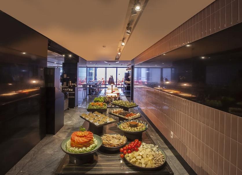 Buffet Photo
