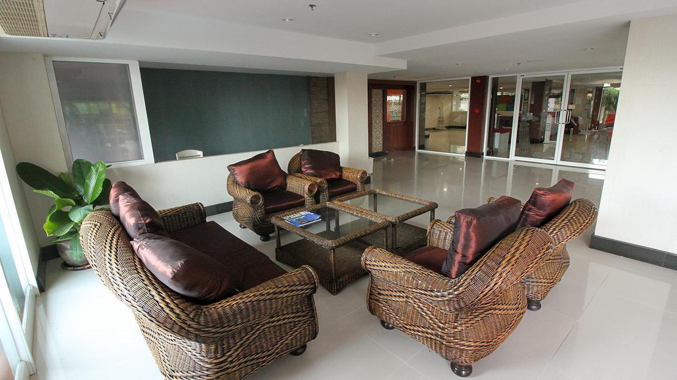Convenient Grand Plus Hotel Suvarnabhumi