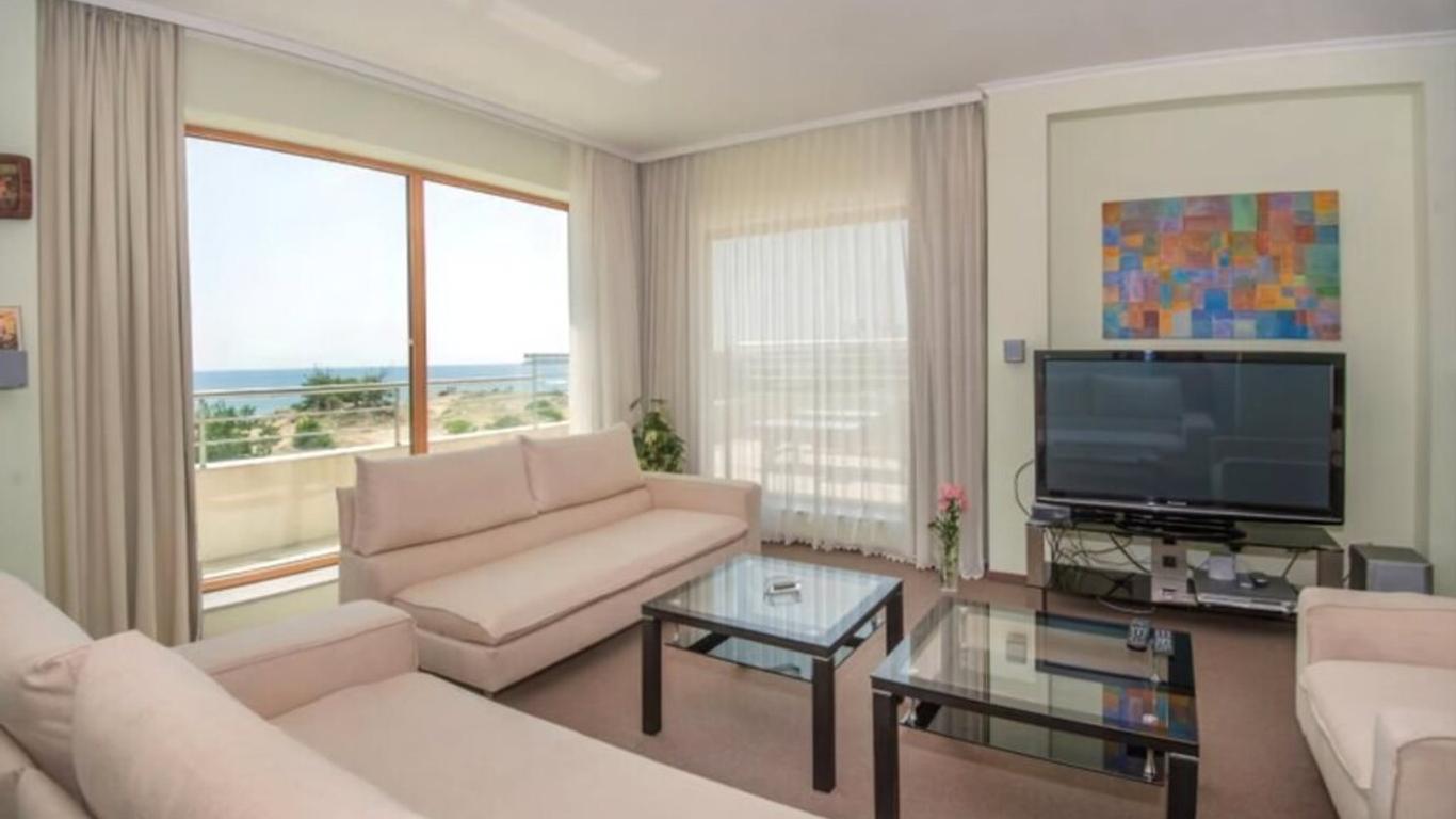Jeravi Hotel