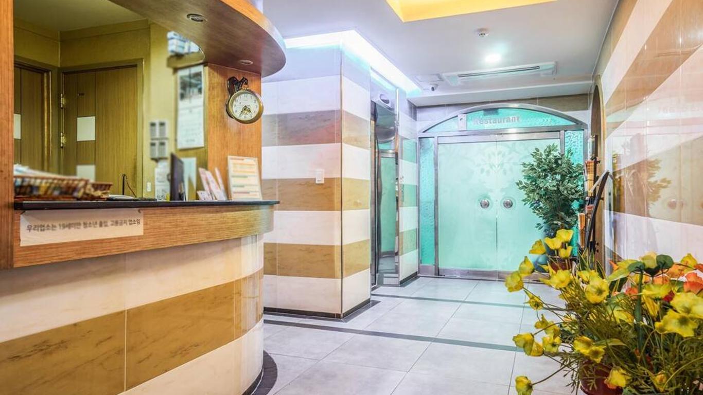 City Park Hotel