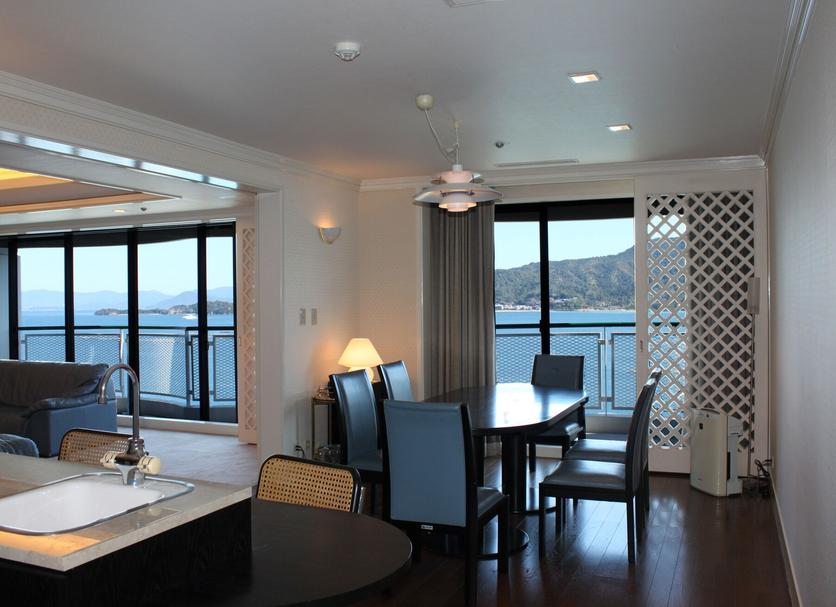 Dining room Photo