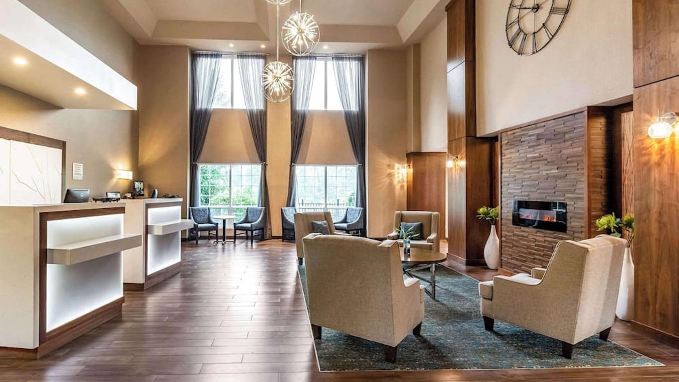 Clarion Hotel Portland International Airport