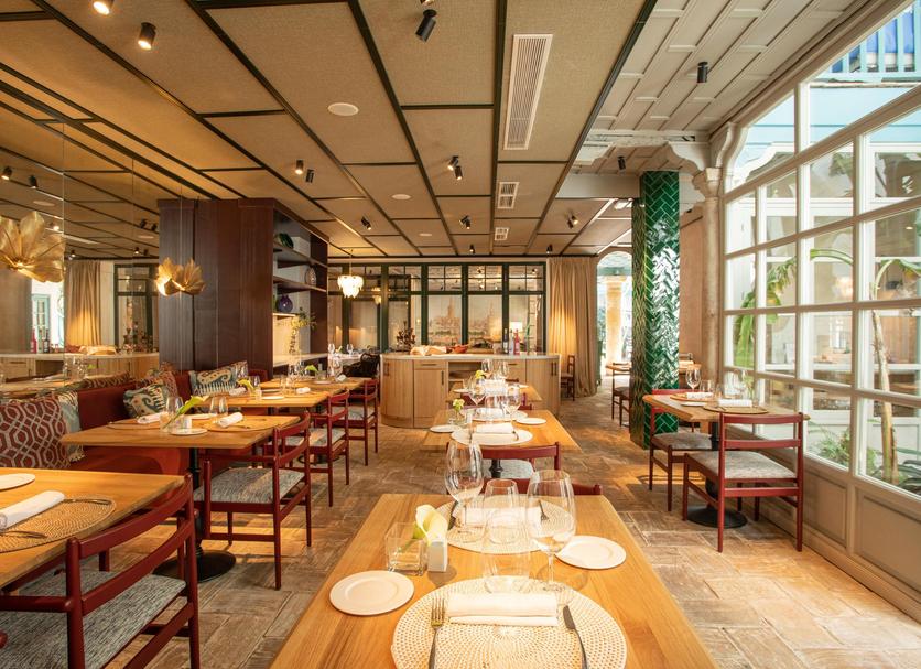 Restaurant Photo