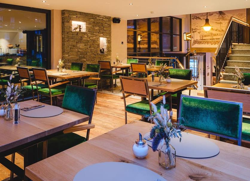 Restaurant Photo