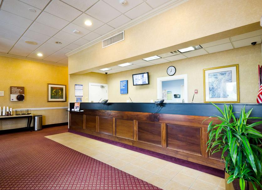 Front desk Photo