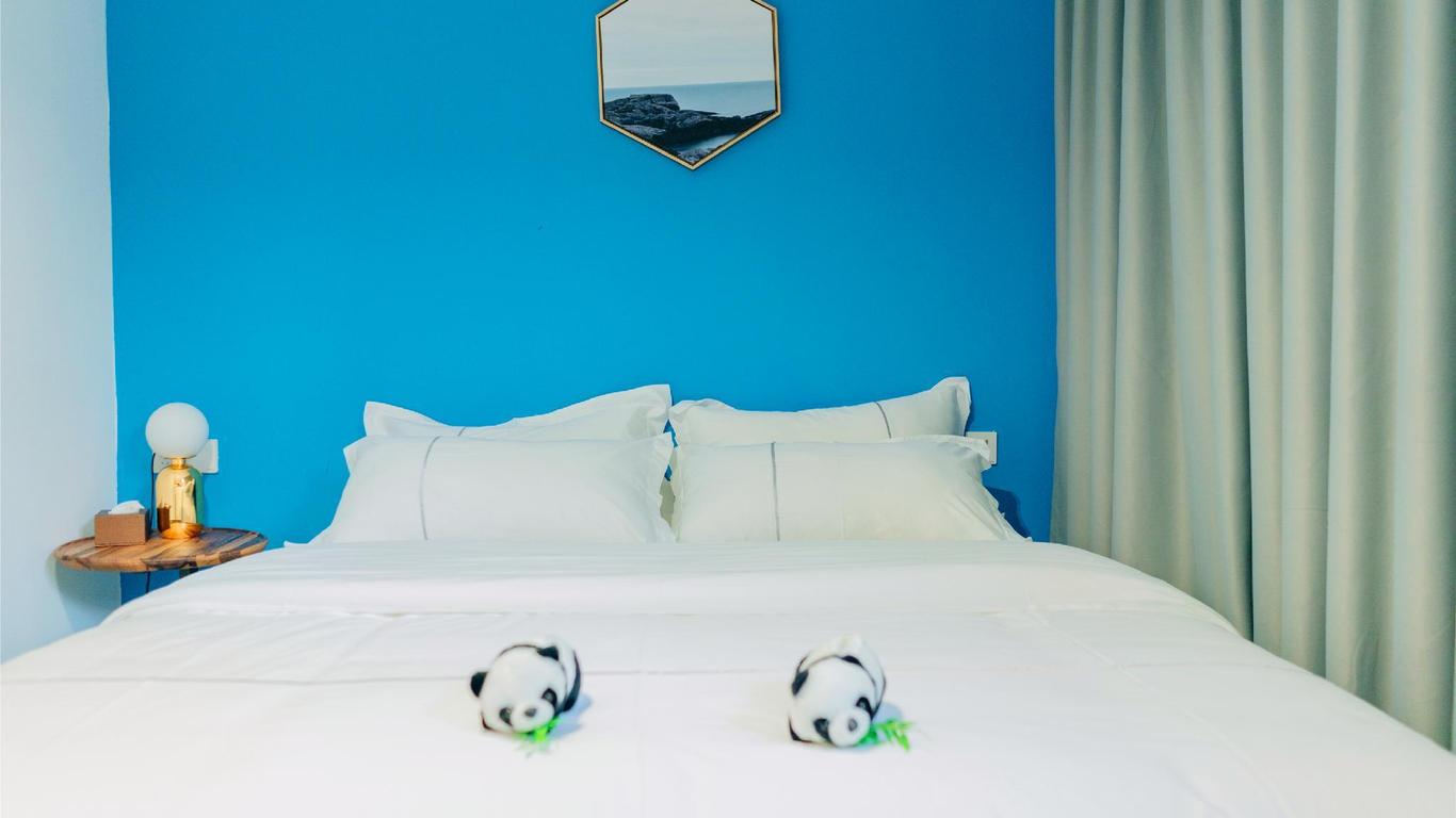 Mr. Panda International Youth Hotel