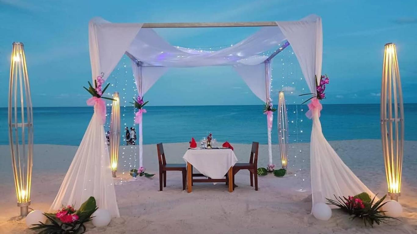 Kc Beach Club & Pool Villas