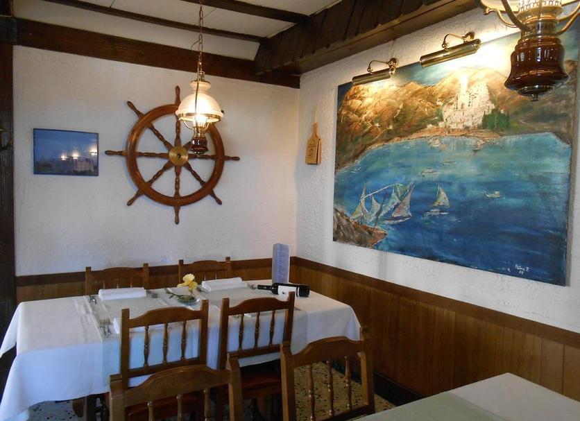 Dining room Photo