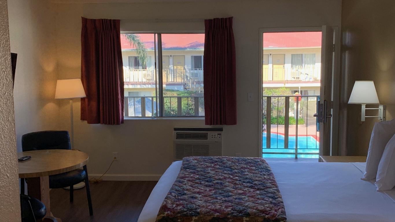 California Suites Hotel