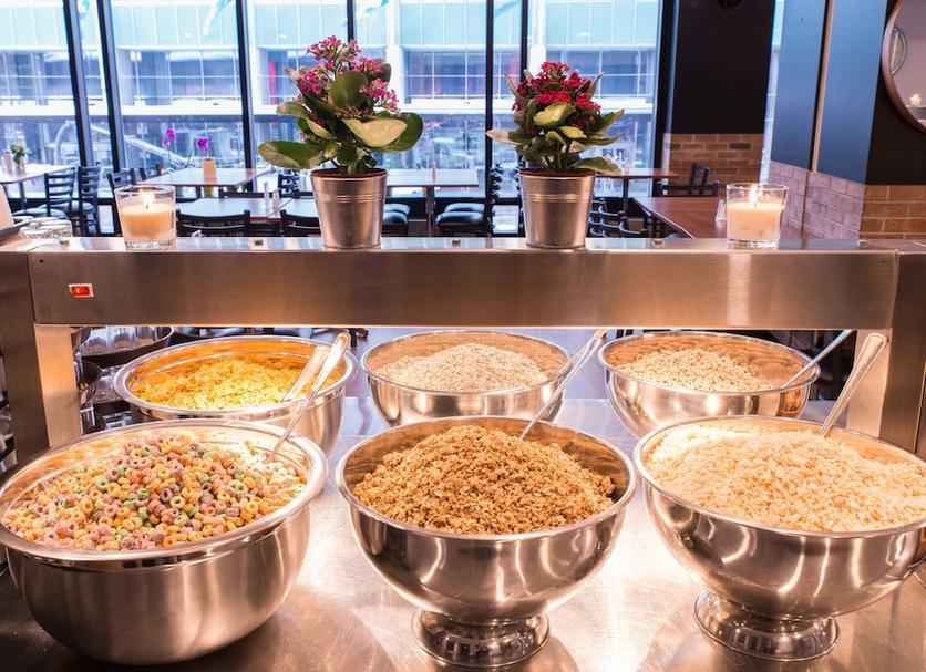 Buffet Photo