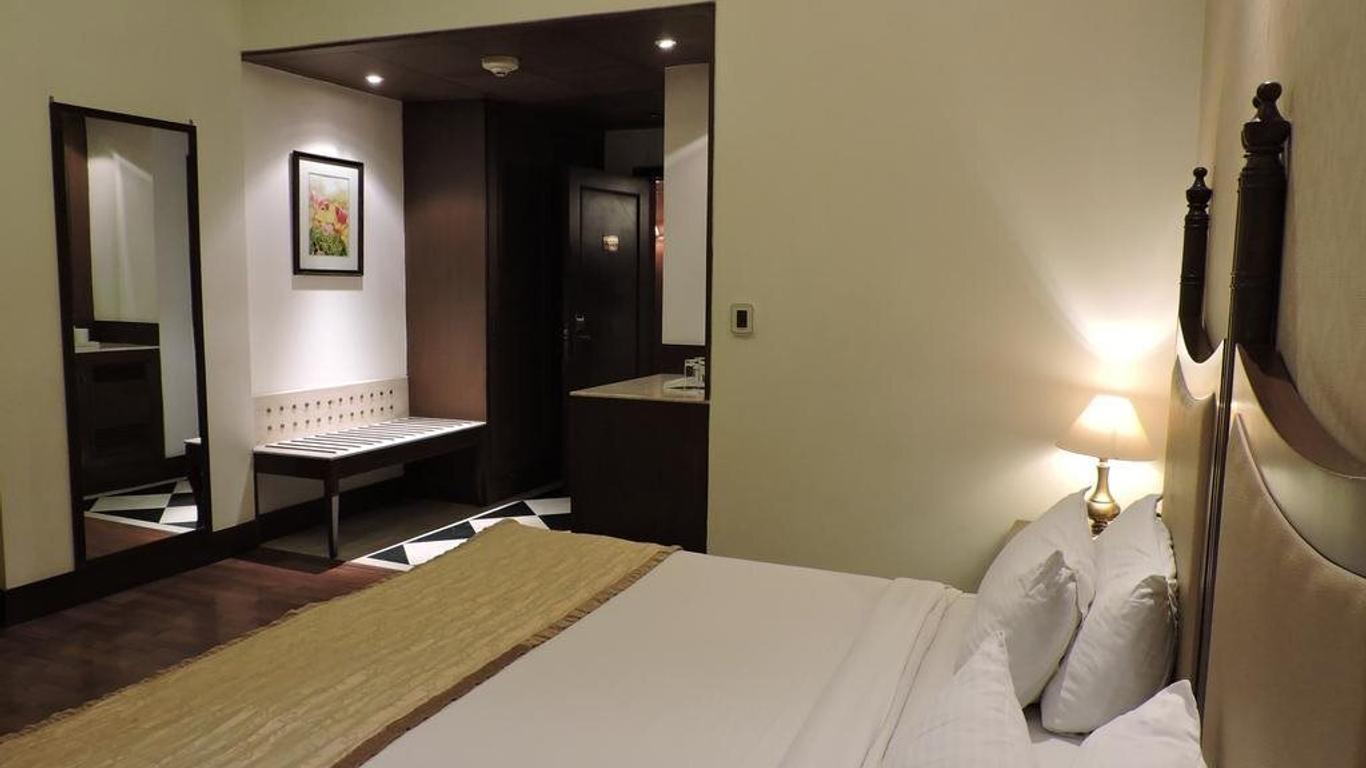 Country Inn Suites Satbari