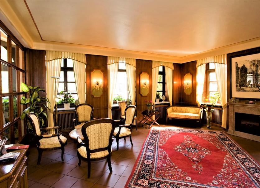 Lounge Photo