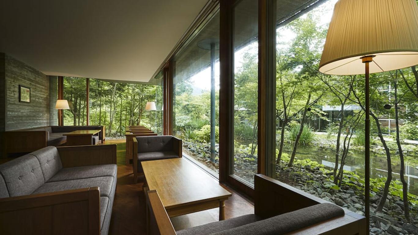 Hakone Retreat Fore