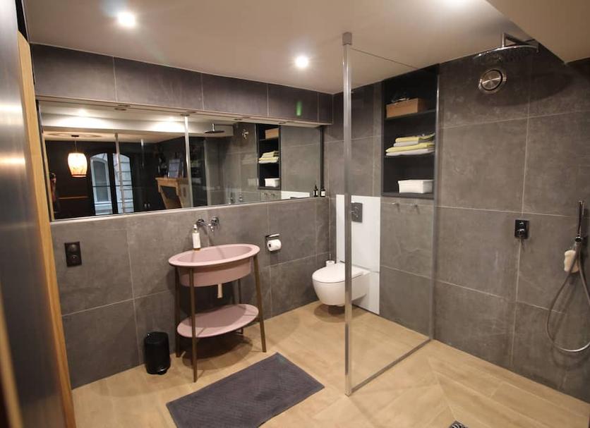 Bathroom Photo