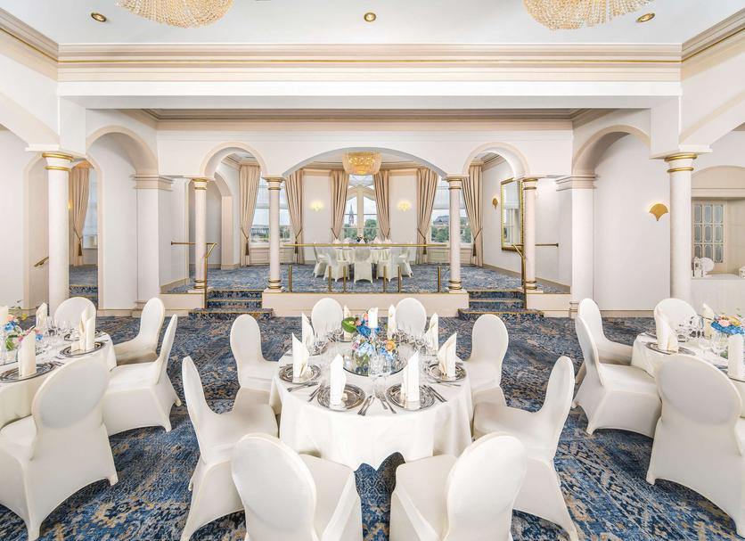 Banquet hall Photo