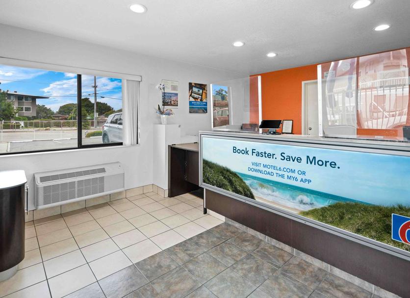 Front desk Photo
