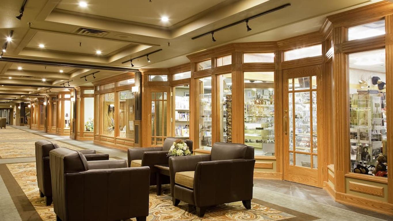 Banff Park Lodge