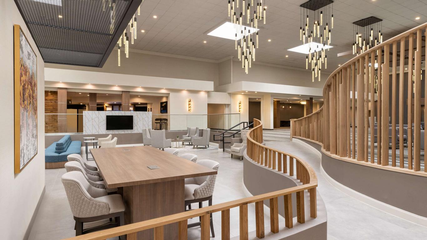 DoubleTree by Hilton Fort Worth South Hotel & Conference Center