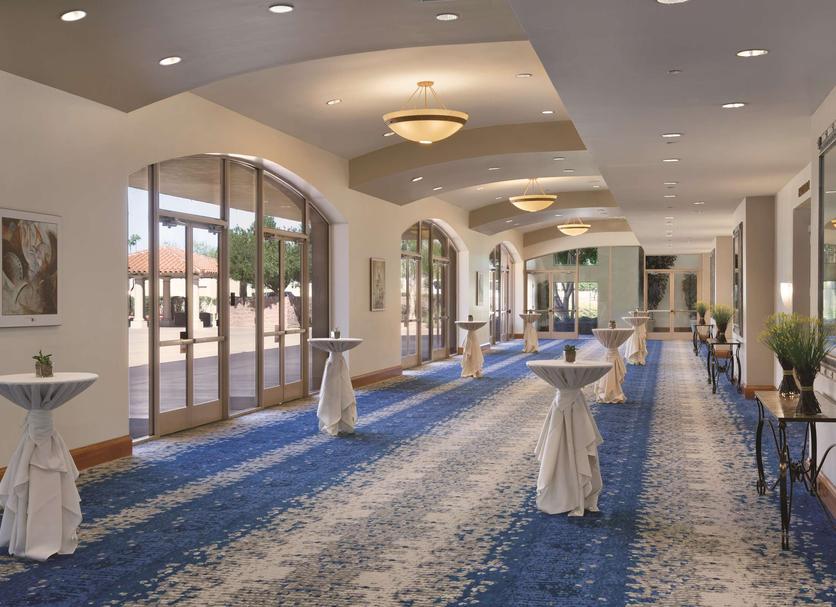 Banquet hall Photo