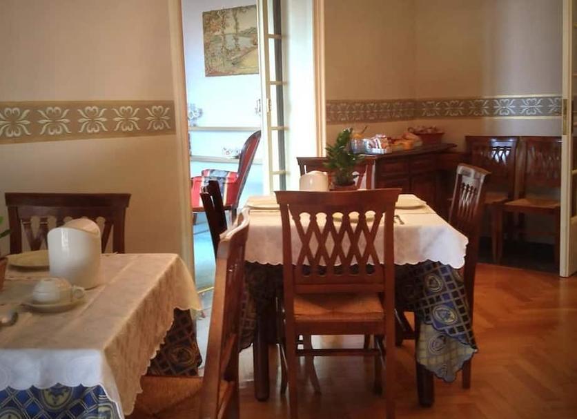 Dining room Photo