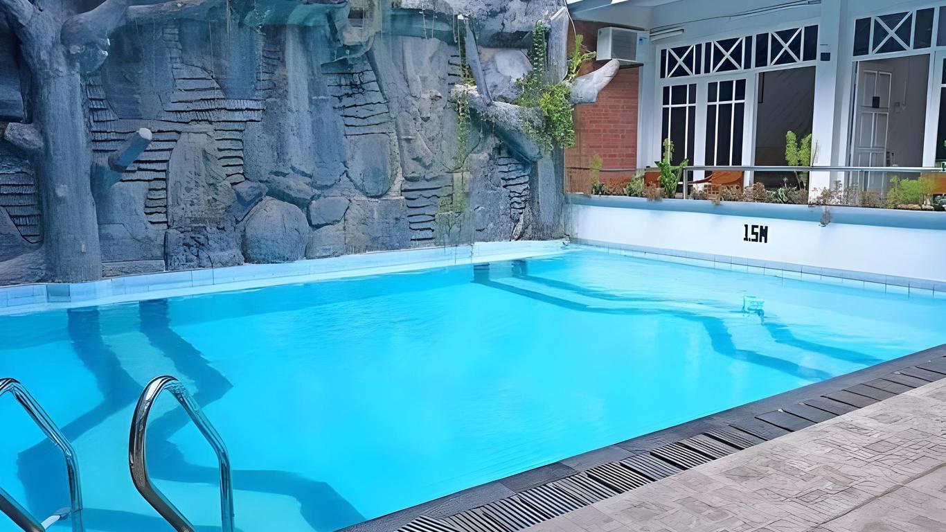 Cristalit Hotel