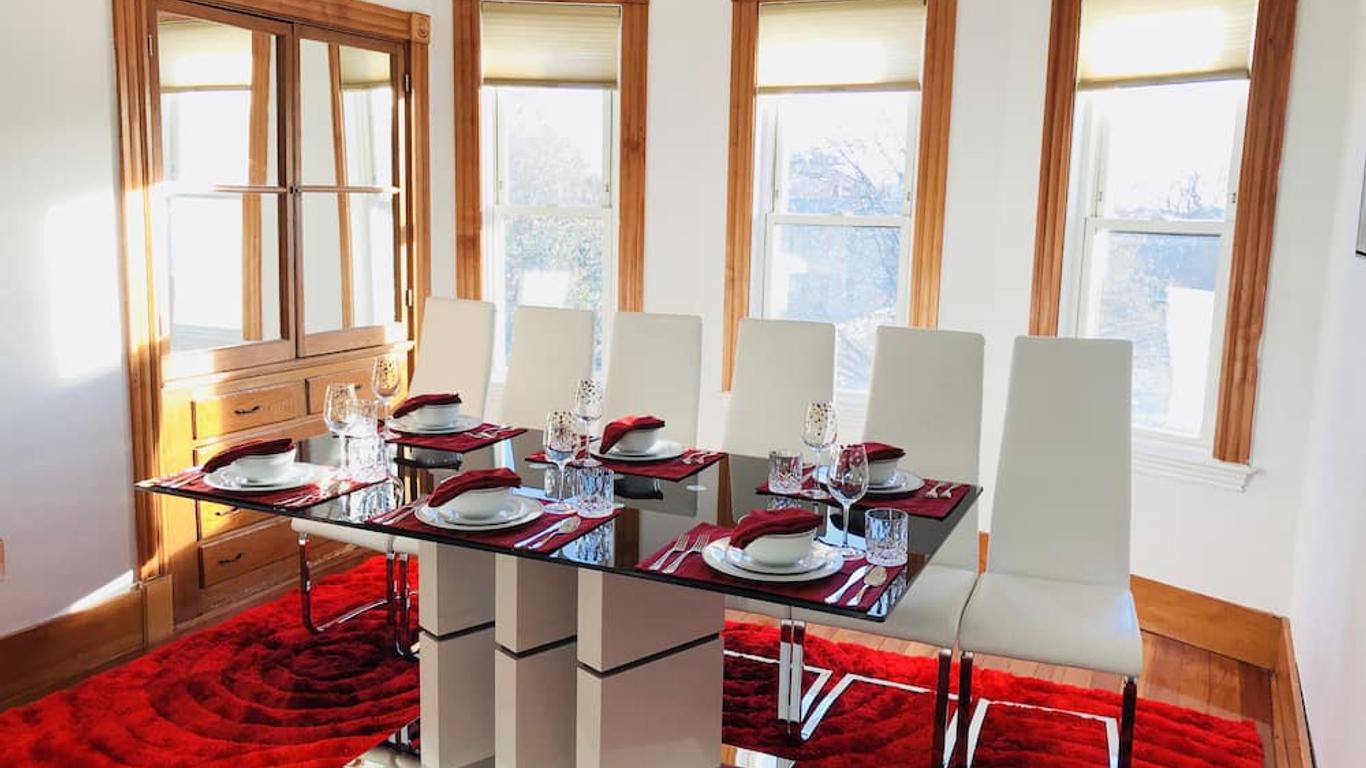 Boston Lodge and Suites