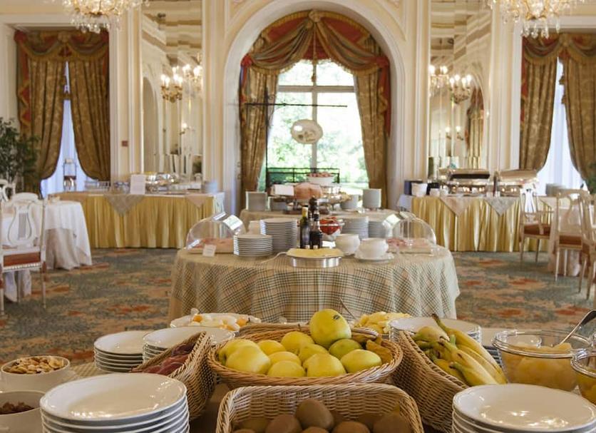 Banquet hall Photo