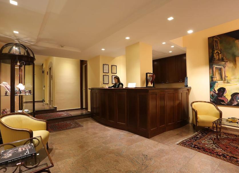 Front desk Photo