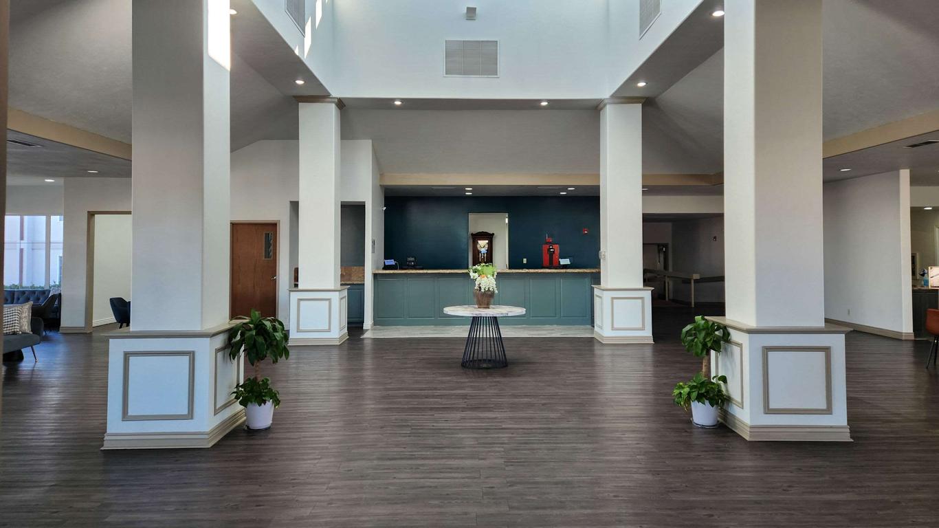 Clarion Inn