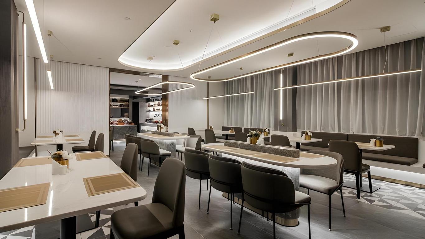 Home Inn Plus Nanjing Railway Station Xuanwu Lake