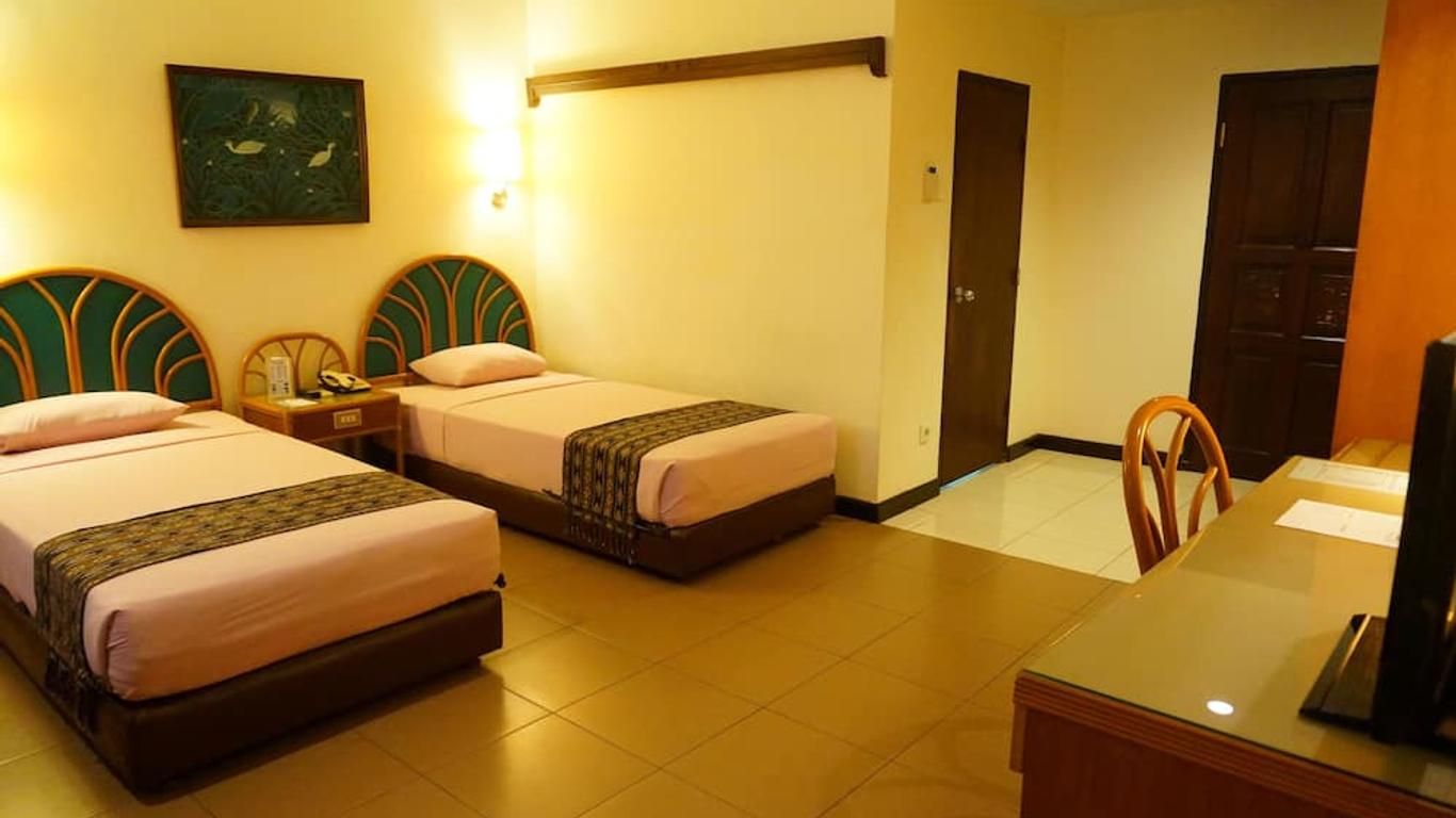 Losari Beach Inn Makassar