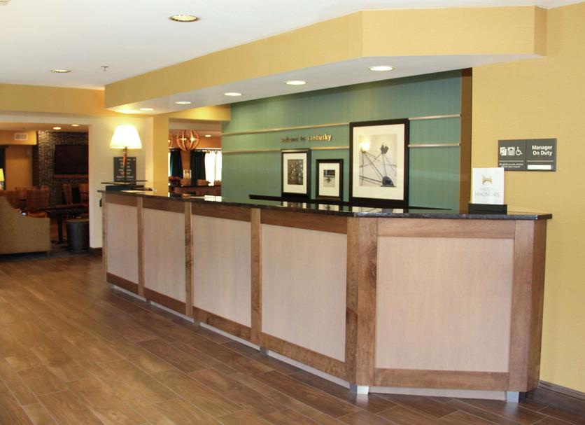 Front desk Photo