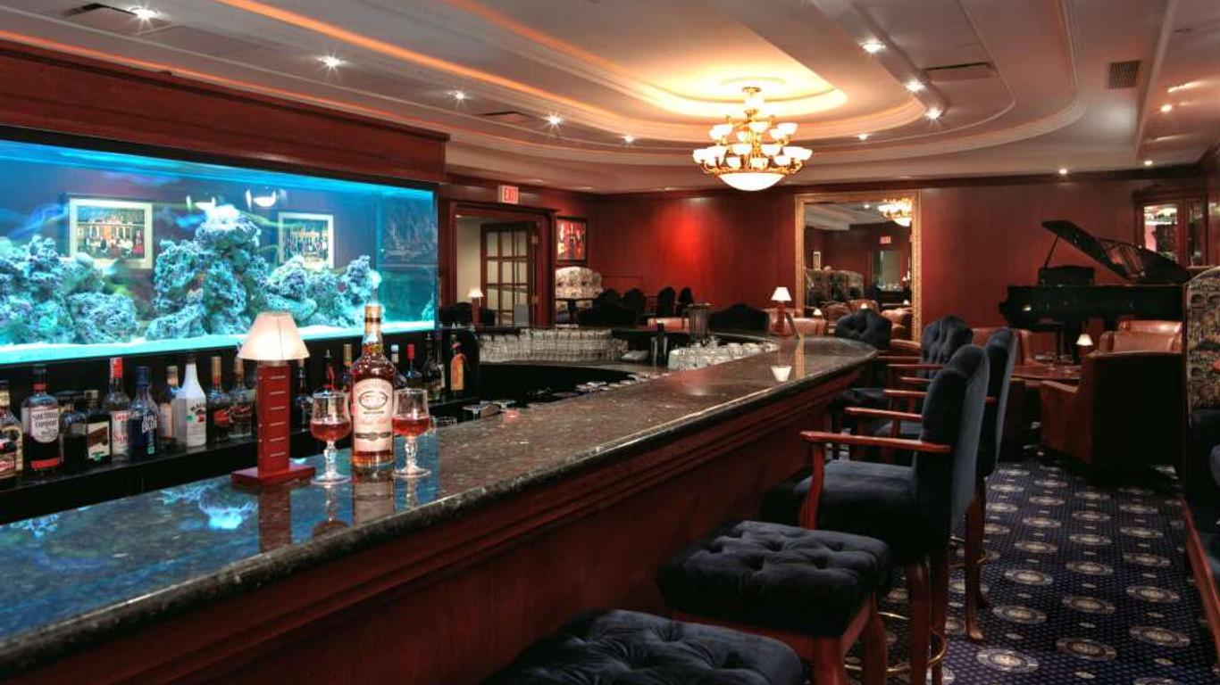 Chateau Louis Hotel & Conference Centre