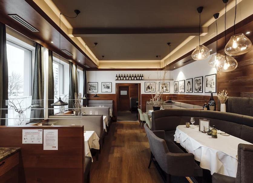 Restaurant Photo