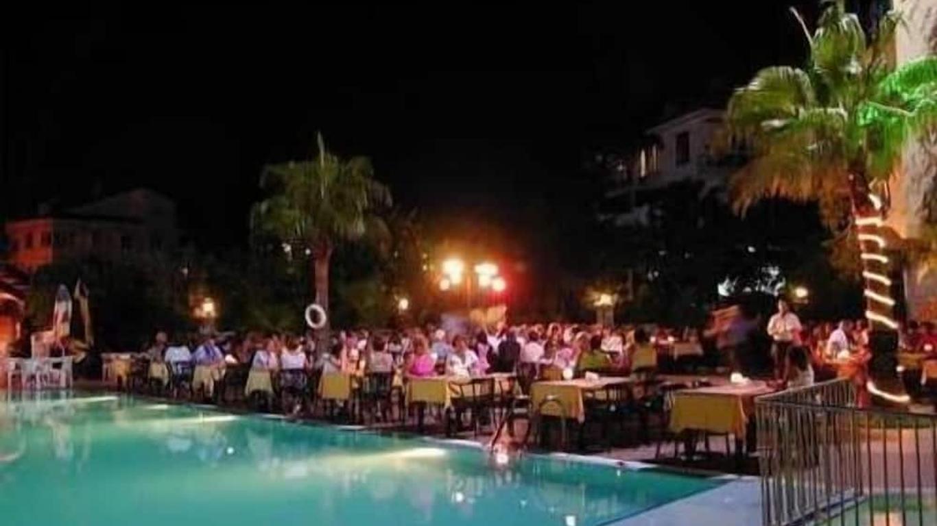 Club Turquoise Apartments