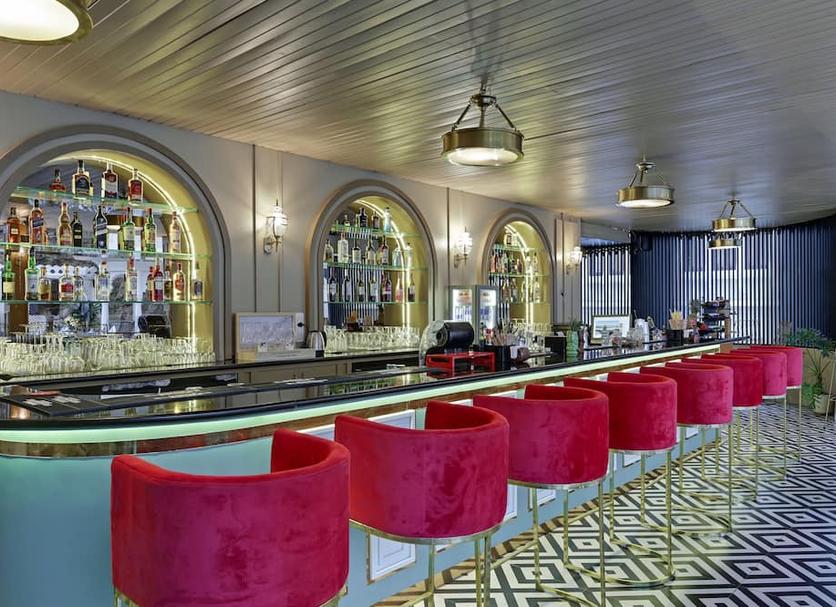 Bar Photo