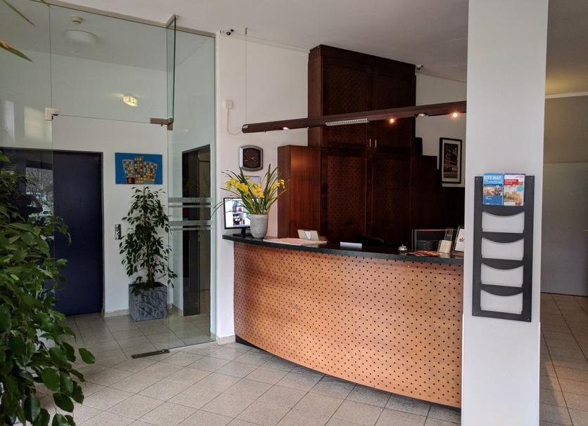 Front desk Photo