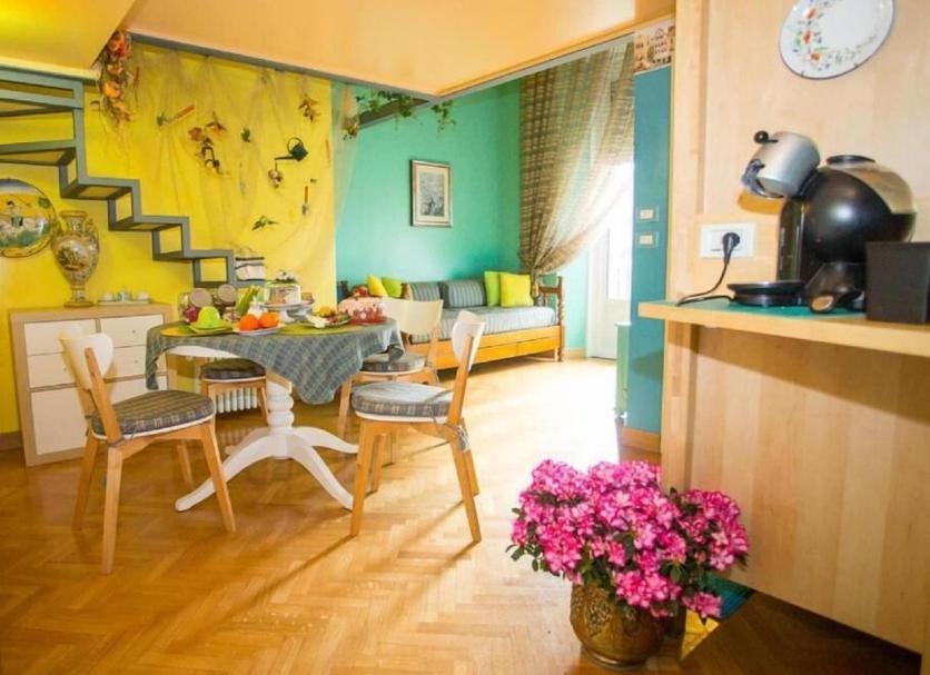 Dining room Photo