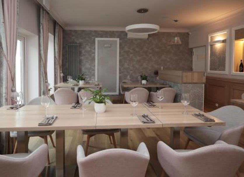 Dining room Photo