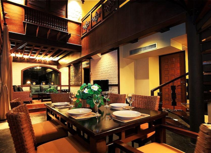 Dining room Photo